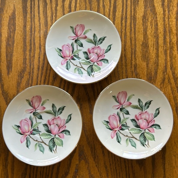 VTG 3 Pink Flower Magnolias Homer Laughlin Rhythm Saucers Gold trimmed dish - Picture 5 of 10